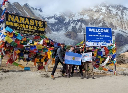 Trekking al Campo Base del Annapurna vía Poonhill