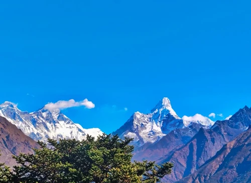 Trekking al Campo Base del Everest con Lagos Gokyo y ascenso a Island Peak